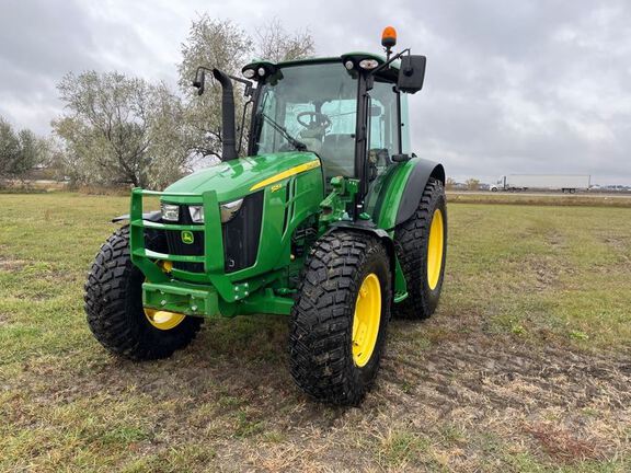 2019 John Deere 5125R Tractor