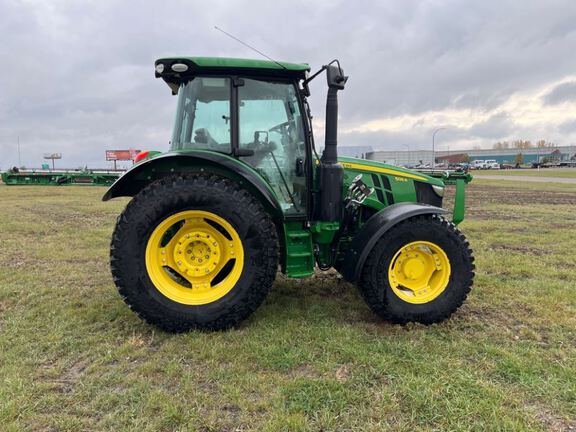 2019 John Deere 5125R Tractor