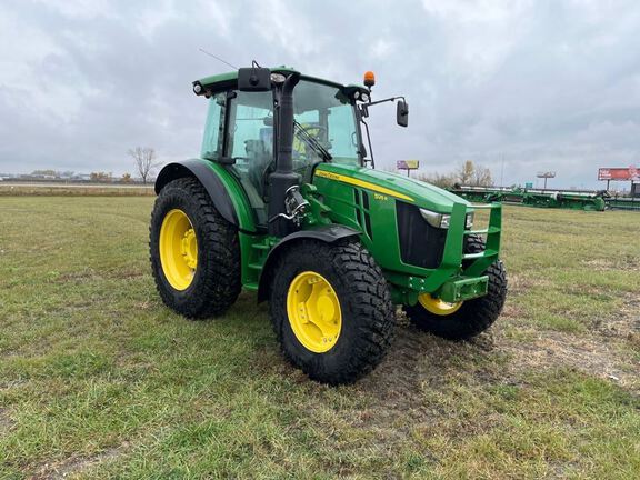 2019 John Deere 5125R Tractor