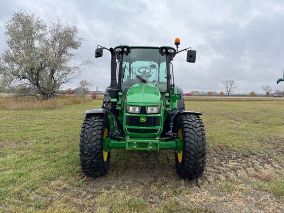 2019 John Deere 5125R Tractor