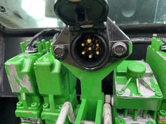 2019 John Deere 5125R Tractor