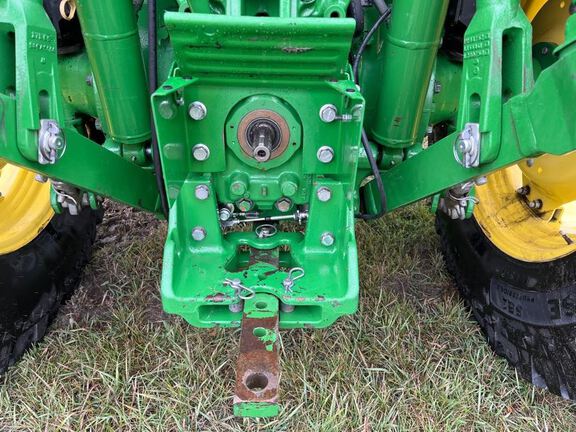 2019 John Deere 5125R Tractor