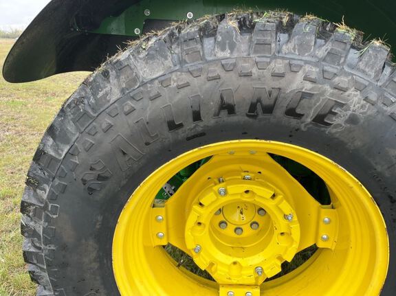 2019 John Deere 5125R Tractor