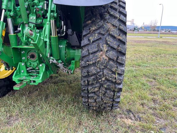 2019 John Deere 5125R Tractor