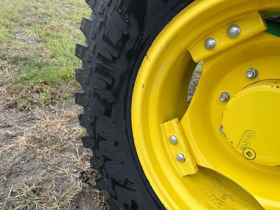 2019 John Deere 5125R Tractor