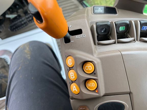 2019 John Deere 5125R Tractor