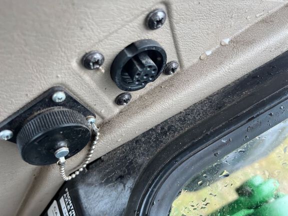 2019 John Deere 5125R Tractor