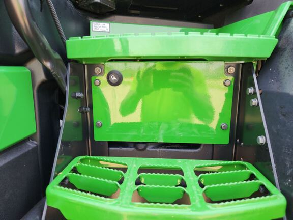 2024 John Deere 8R 370 Tractor