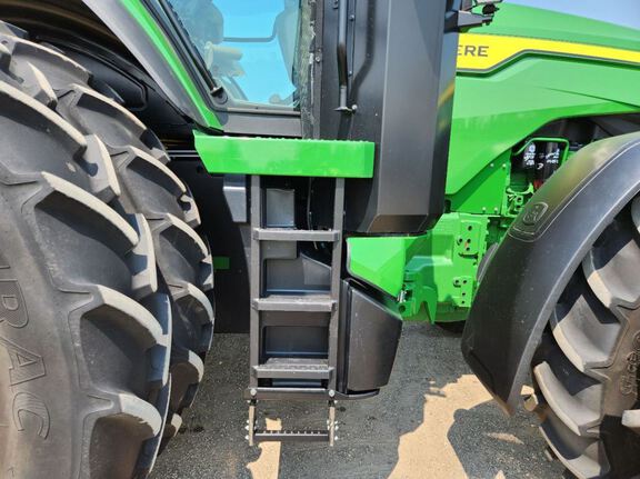 2024 John Deere 8R 370 Tractor