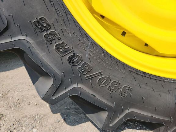 2024 John Deere 8R 370 Tractor