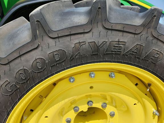 2024 John Deere 8R 370 Tractor