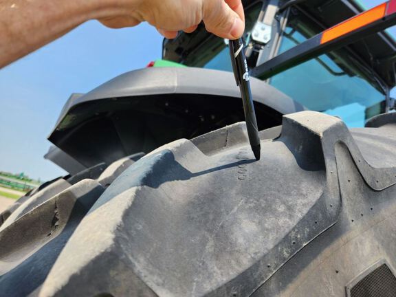 2024 John Deere 8R 370 Tractor