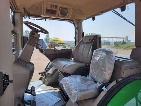 2024 John Deere 8R 370 Tractor