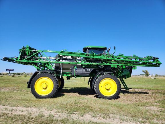 2025 John Deere 410R Sprayer/High Clearance