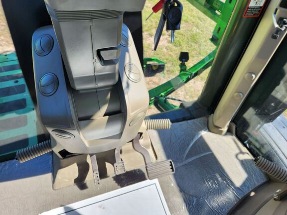 2025 John Deere 410R Sprayer/High Clearance