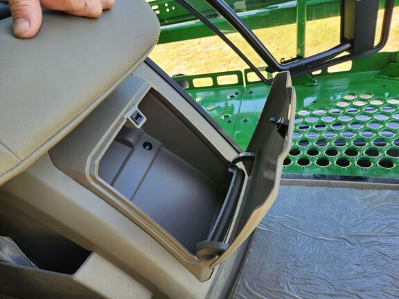 2025 John Deere 410R Sprayer/High Clearance