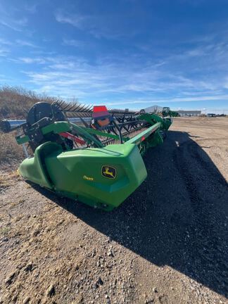 2025 John Deere RD40F Header Combine