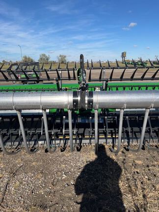 2025 John Deere RD40F Header Combine