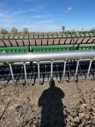 2025 John Deere RD40F Header Combine