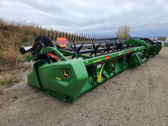2025 John Deere RD40F Header Combine
