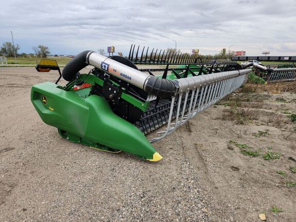2025 John Deere RD40F Header Combine