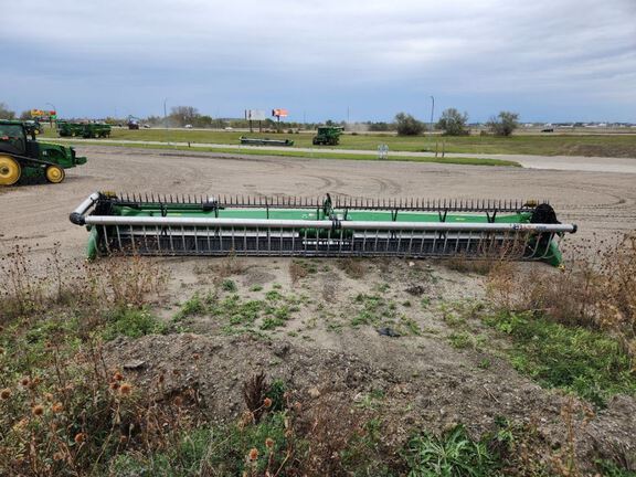 2025 John Deere RD40F Header Combine