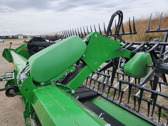 2025 John Deere RD40F Header Combine