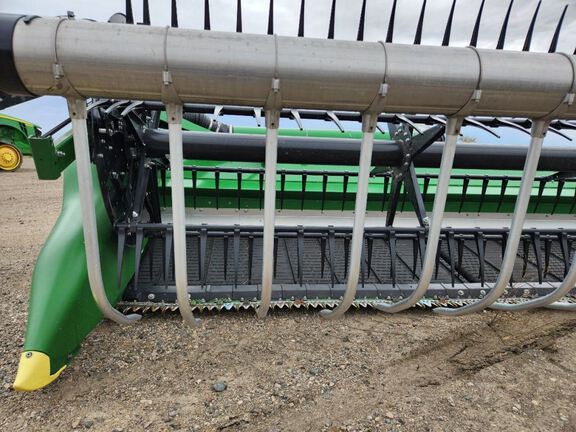 2025 John Deere RD40F Header Combine