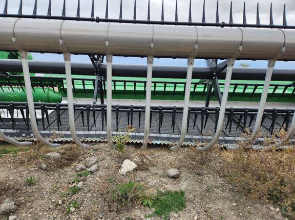 2025 John Deere RD40F Header Combine