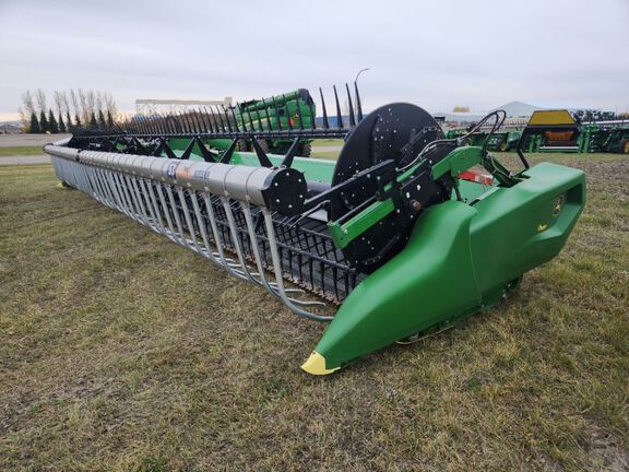 2025 John Deere RD40F Header Combine