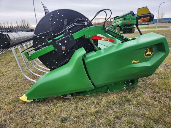 2025 John Deere RD40F Header Combine