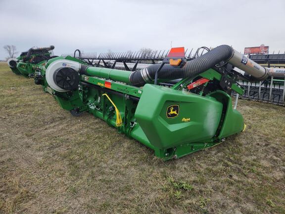 2025 John Deere RD40F Header Combine