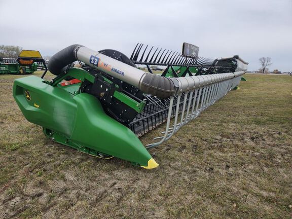 2025 John Deere RD40F Header Combine