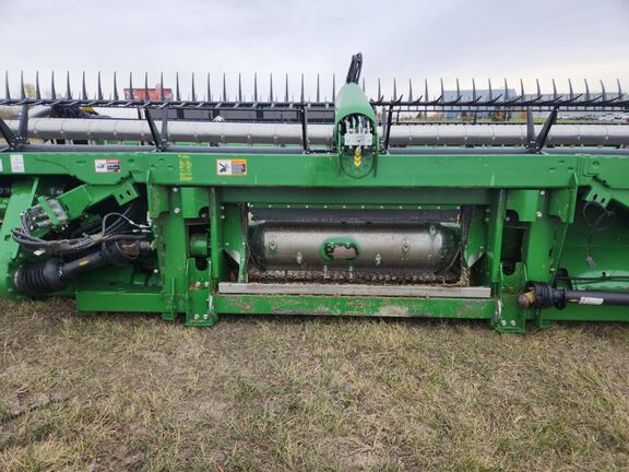 2025 John Deere RD40F Header Combine