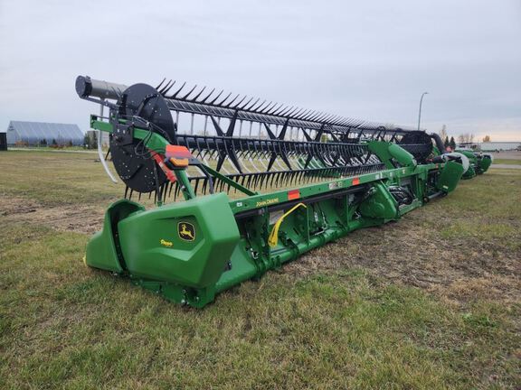 2025 John Deere RD40F Header Combine