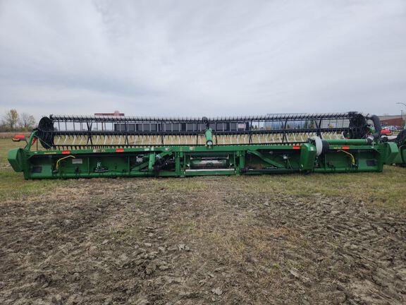 2025 John Deere RD40F Header Combine