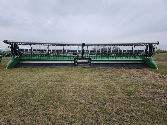 2025 John Deere RD40F Header Combine