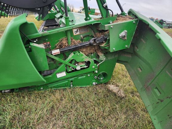2025 John Deere RD40F Header Combine