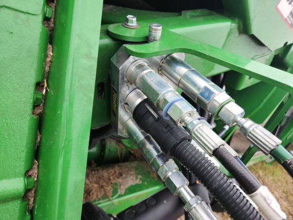 2025 John Deere RD40F Header Combine