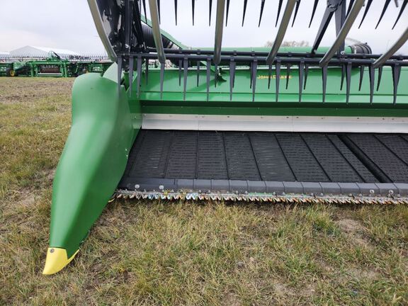 2025 John Deere RD40F Header Combine