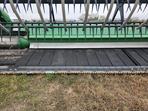 2025 John Deere RD40F Header Combine