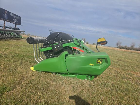 2025 John Deere RD40F Header Combine