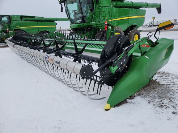 2025 John Deere RD40F Header Combine