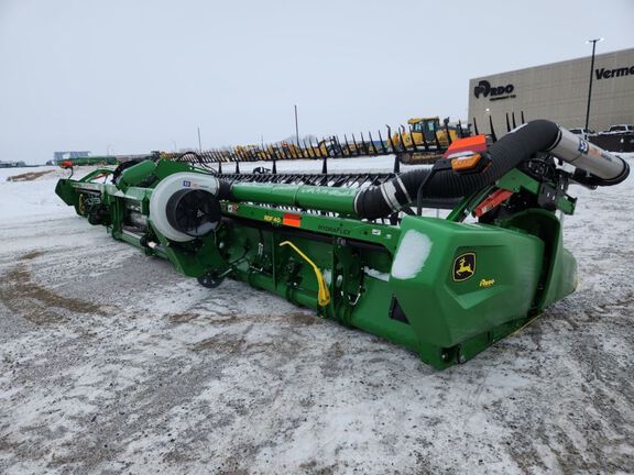 2025 John Deere RD40F Header Combine