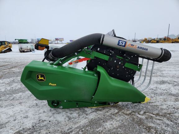 2025 John Deere RD40F Header Combine
