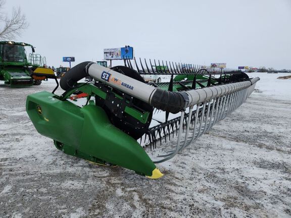 2025 John Deere RD40F Header Combine