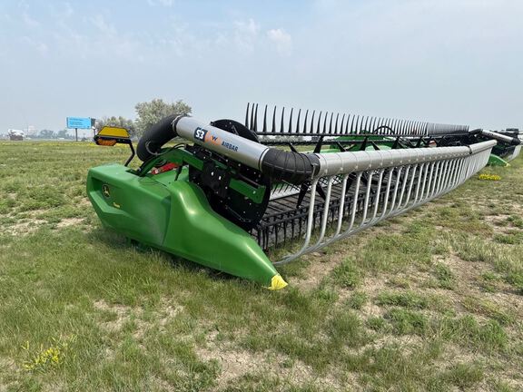 2025 John Deere RD40F Header Combine