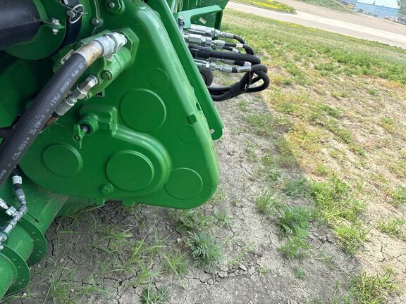 2025 John Deere RD40F Header Combine