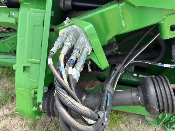 2025 John Deere RD40F Header Combine