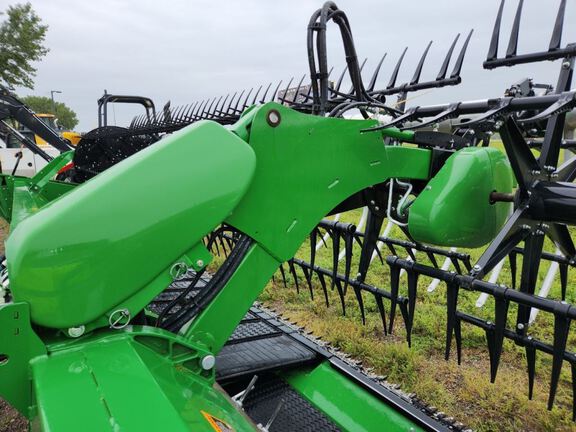 2024 John Deere RD40F Header Combine